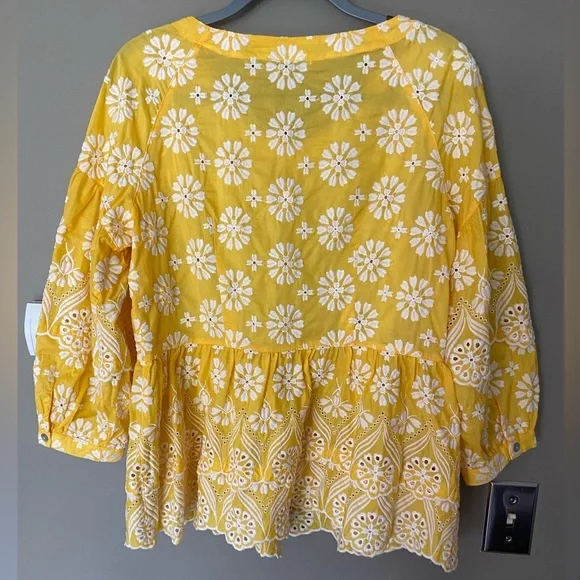 JOHN MARK Floral Embroidered 3/4 Puff Sleeve Ruffle Scalloped Hem Top Size M - Picture 4 of 8